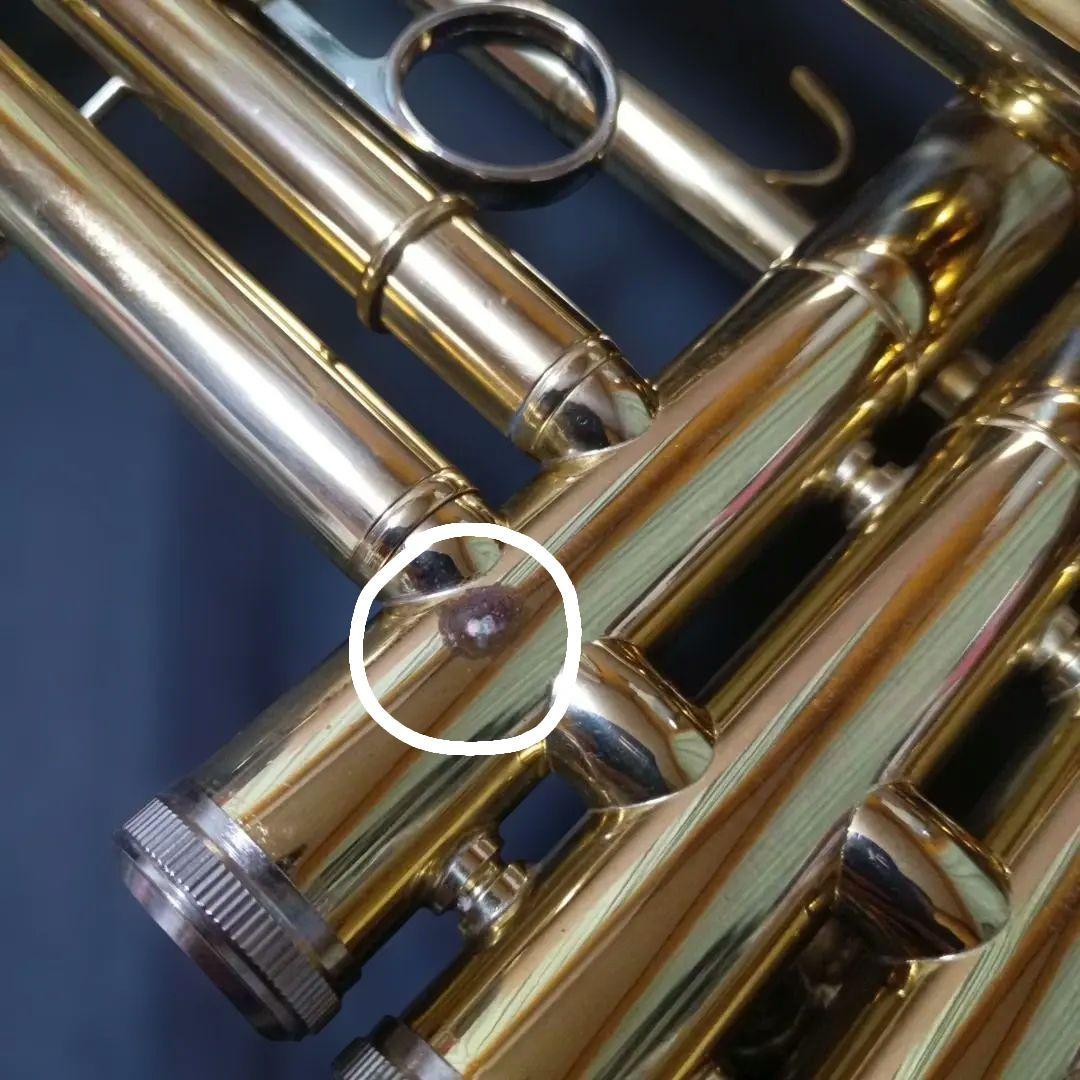 トランペット本体 メーカー不明 ゴールド金色 ケース マウスピースセット