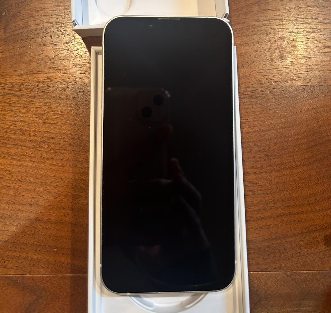 Apple iPhone 14 ホワイト 本体　SIMフリー