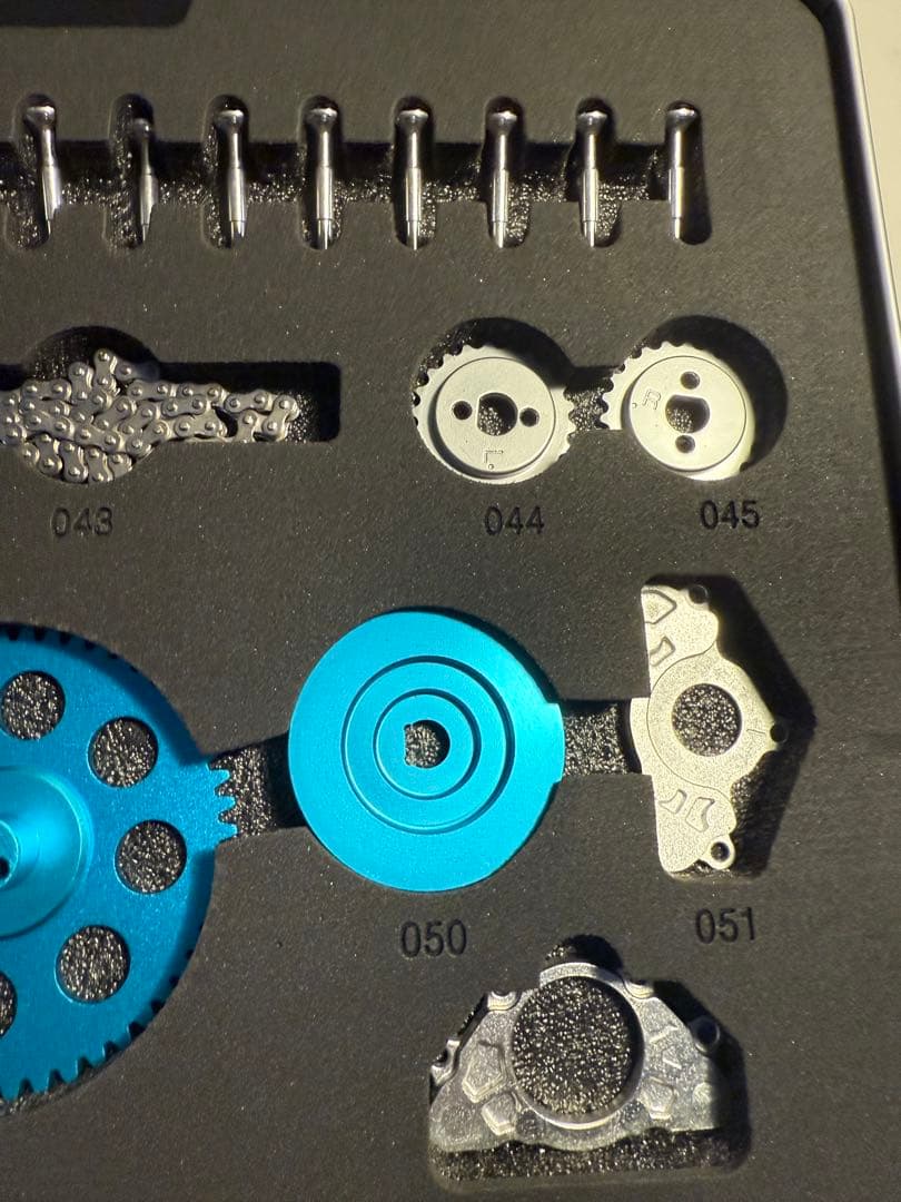 土星エンジン直列4気筒エンジンモデル　フルメタル組み立てキット ホビー