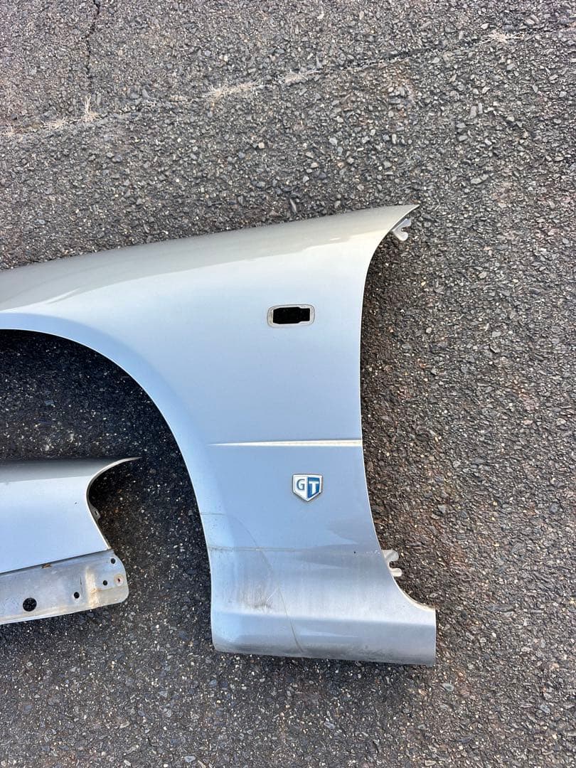 R34 4ドア フロントフェンダー シルバー 2枚セット