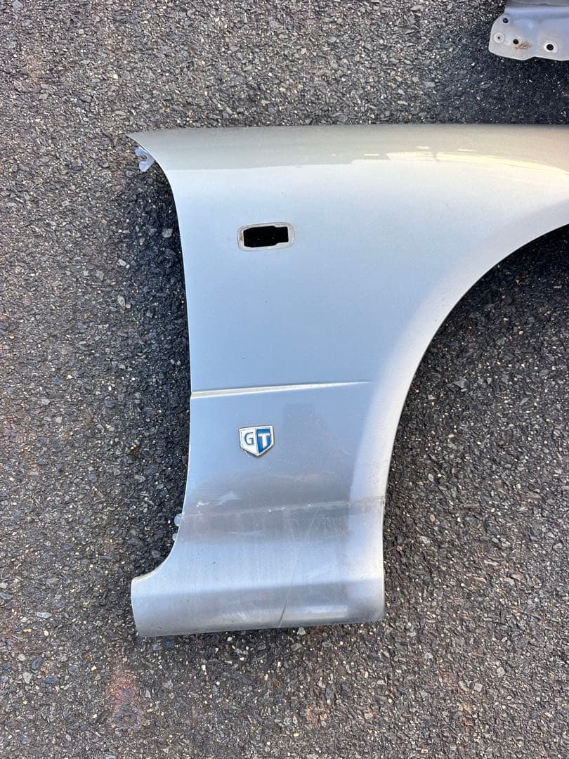 R34 4ドア フロントフェンダー シルバー 2枚セット