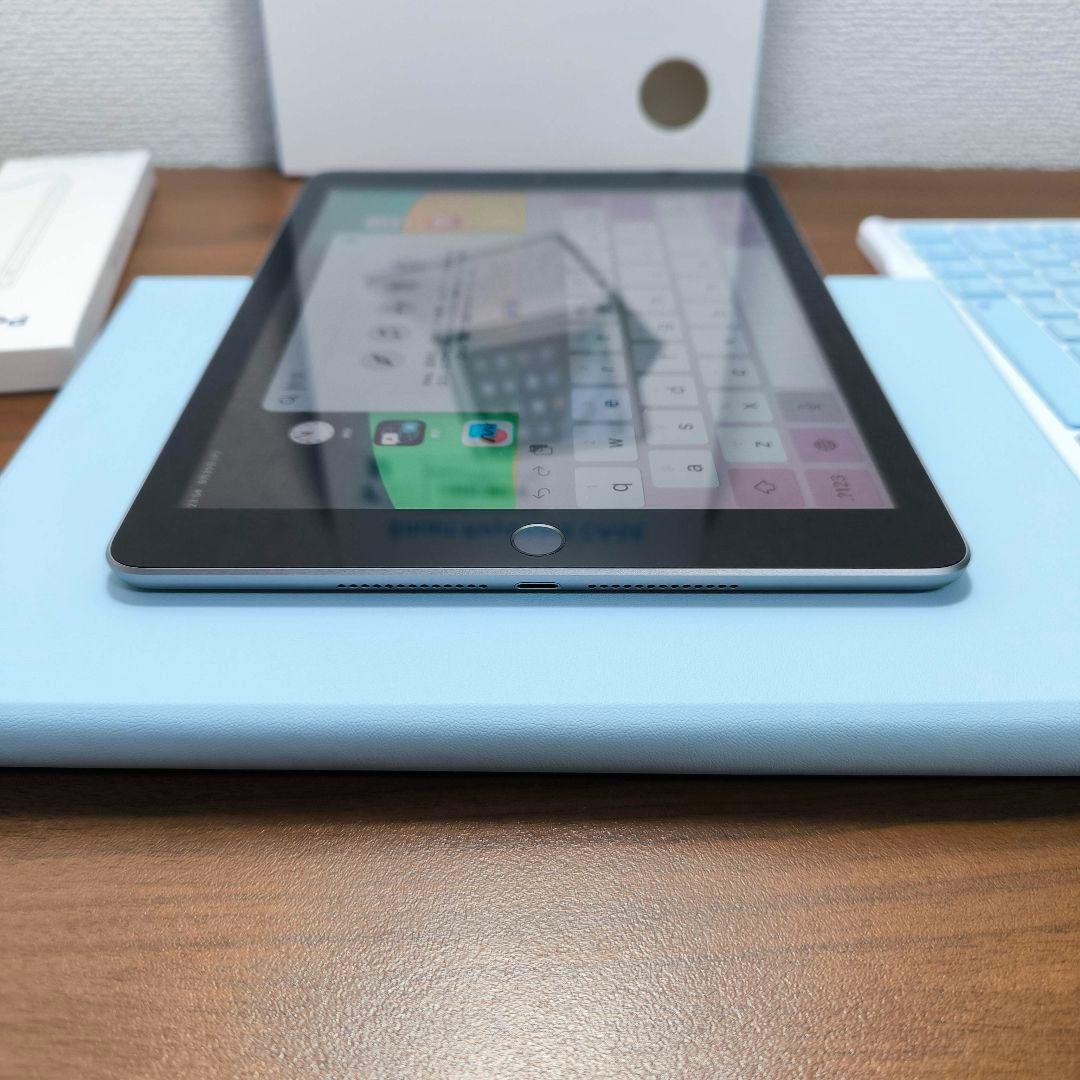 iPad 第6世代 Wi-Fi 32GB ケースとキーボード、タッチペン