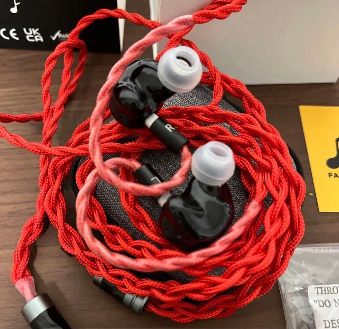 FATfreq × HBB DEUCE イヤホン　4.4mm