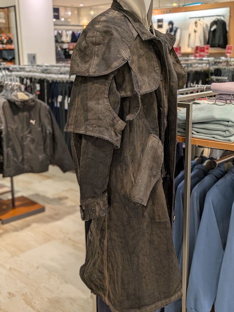 ぽ*よ様 ブランド名、ジョン・ガリアーノ、 過去にショー出品歴有り。 綺麗な状態