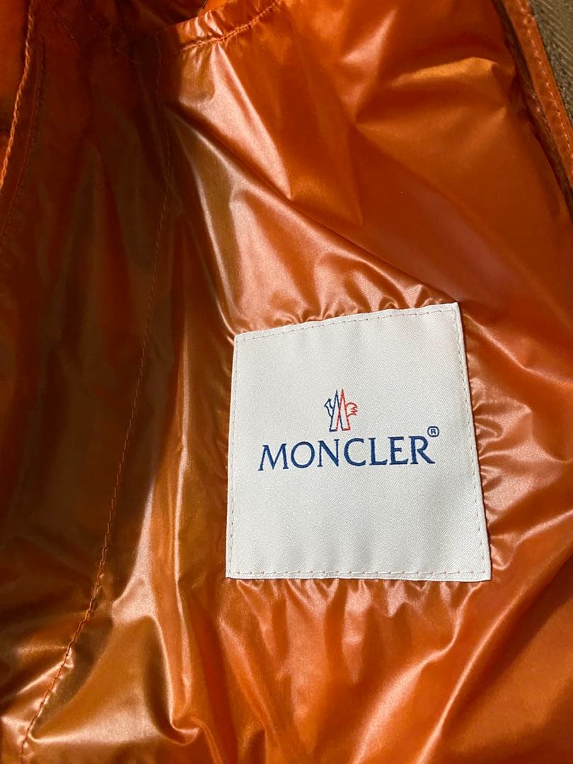 モンクレール☆ダウンベストカモフラ柄レア 新品未使用品サイズ4正規品