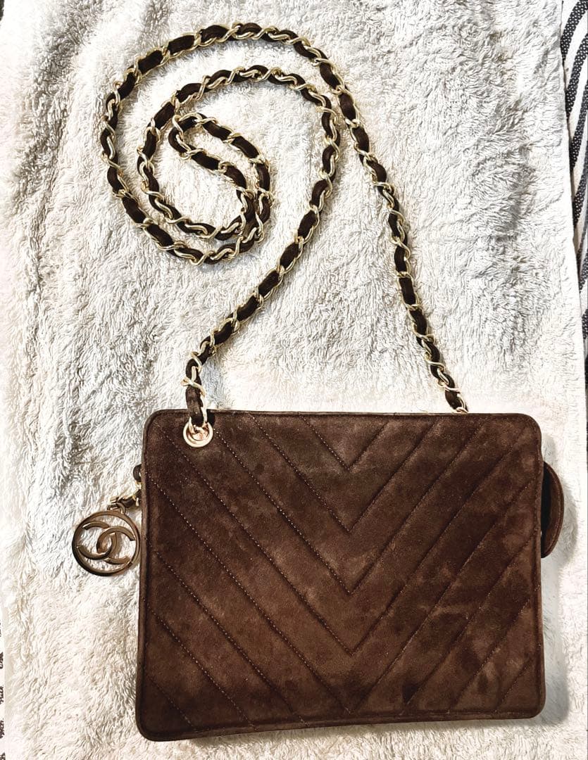 【猛暑割中】CHANEL/小型バッグ/Vステッチ(シェブロン)小さめバック