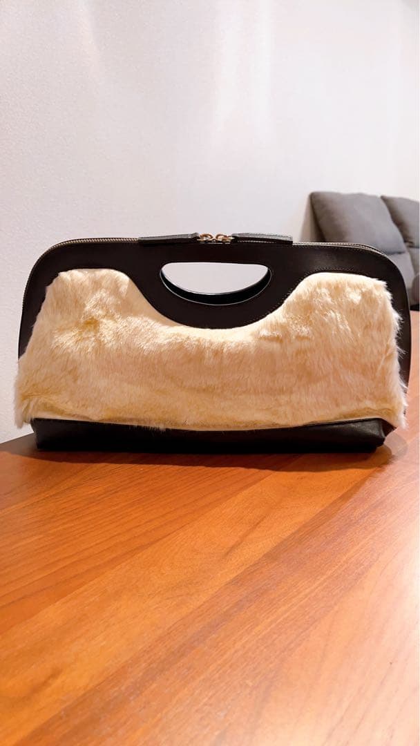 PELLICO ペリーコ　ファーバッグ　クラッチ