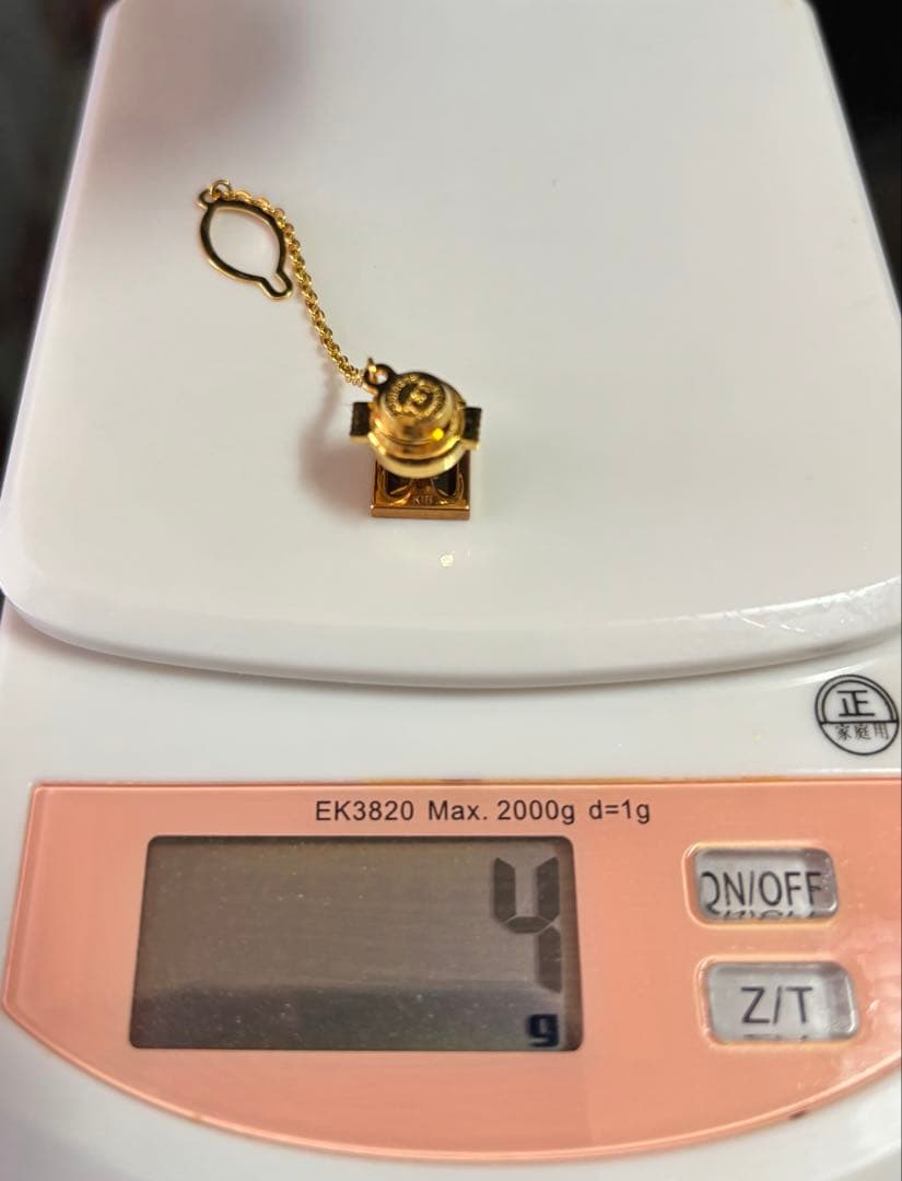 K18 ピンズ　ゴールド　USA