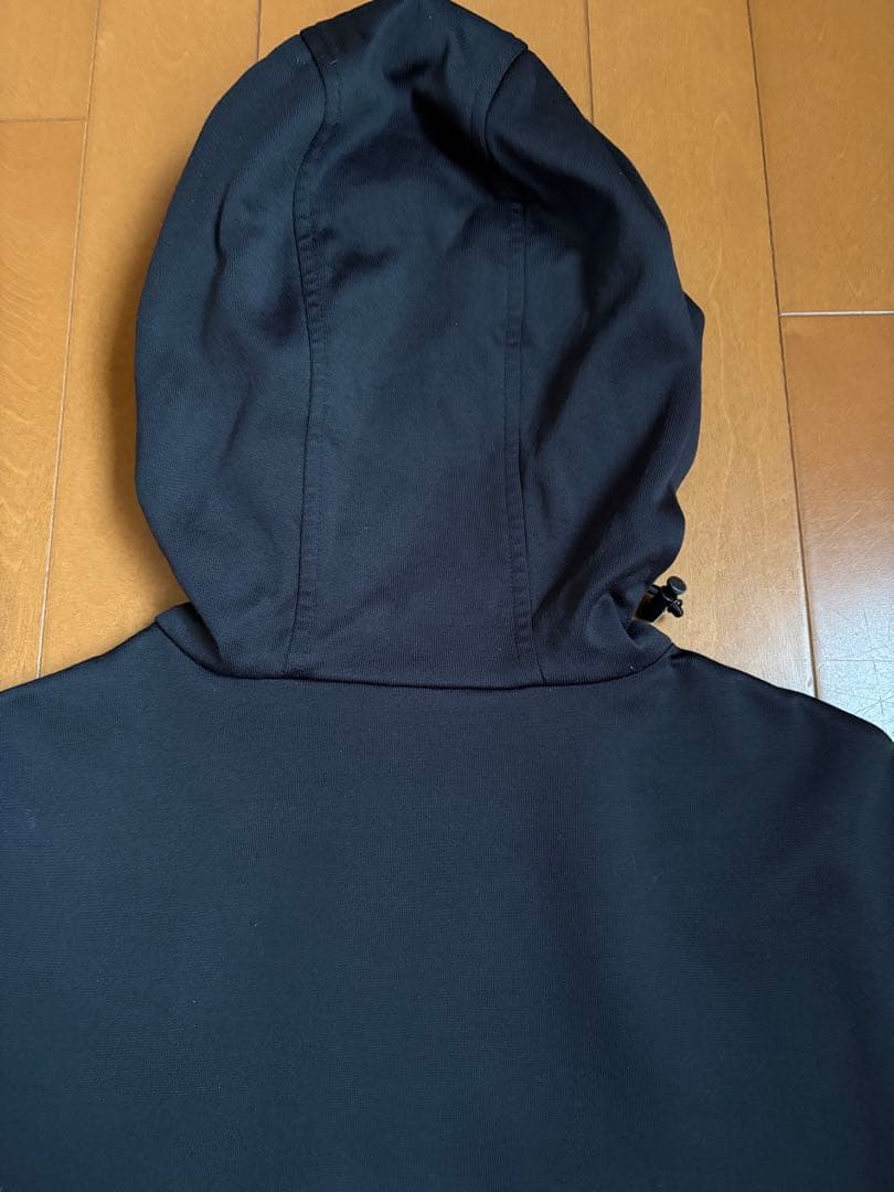 モンクレール　フロントロゴパーカー　ブラック