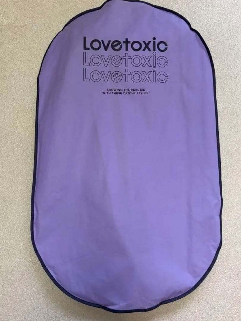 【お値下げしました】LOVETOXIC 6点 卒業式　M　美品　カバー付