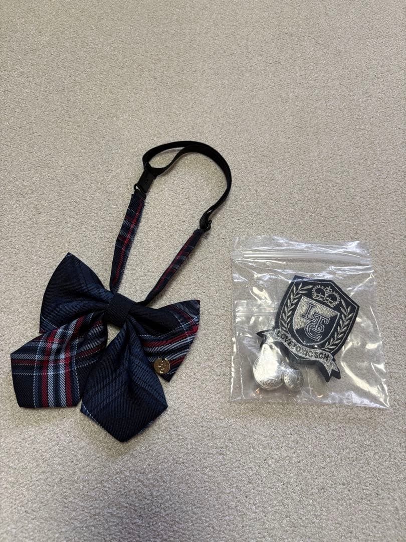 【お値下げしました】LOVETOXIC 6点 卒業式　M　美品　カバー付