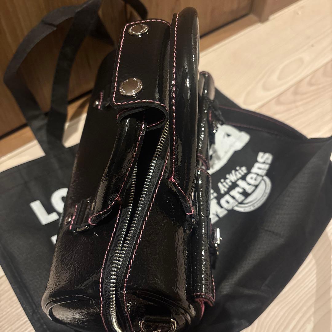 ドクターマーチン　ショルダーバッグ　トップハンドル　バレンタイン　ピンク