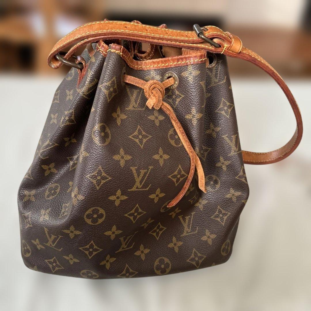 LOUIS VUITTON ショルダーバッグ　プチノエ モノグラム　巾着型