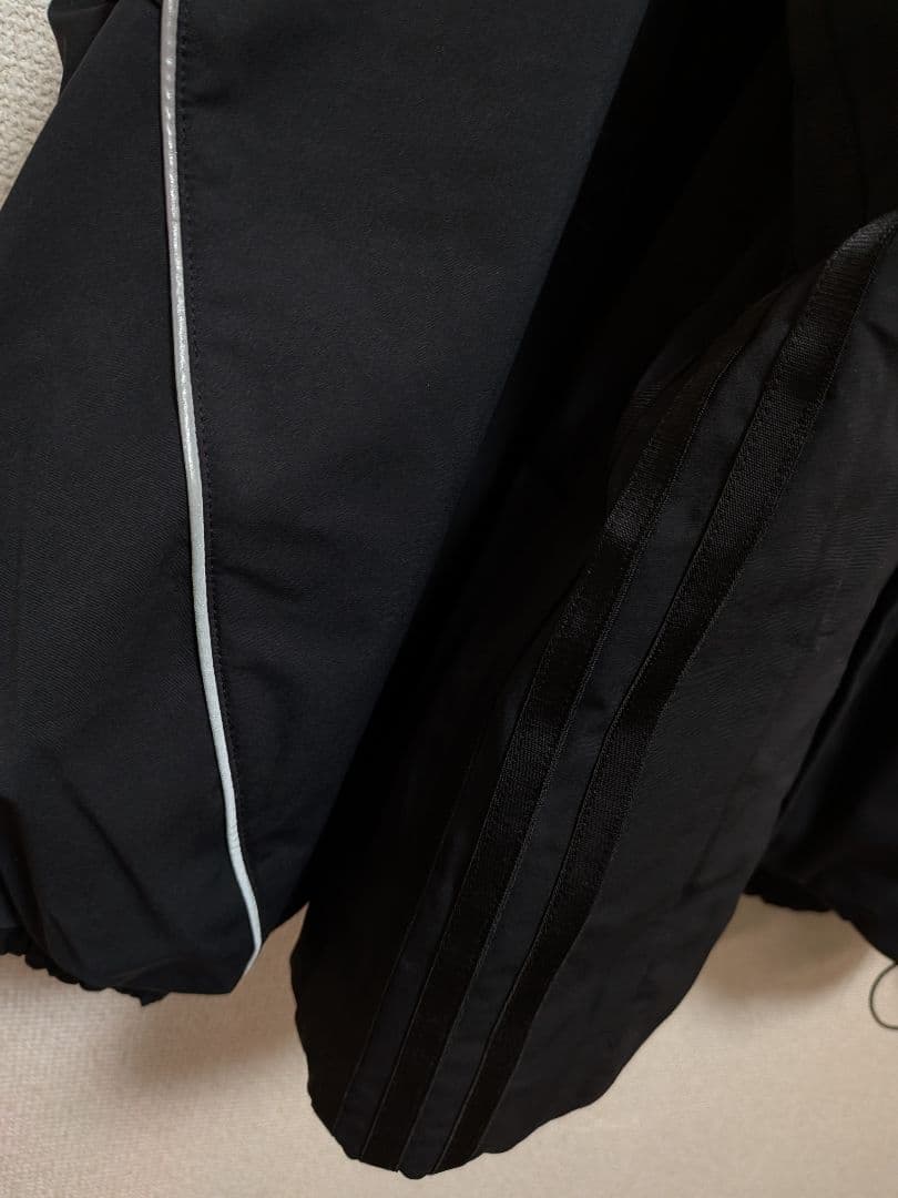 【adidas 】新品未使用 ブラック中綿 ジャケットタグ付きＬサイズ