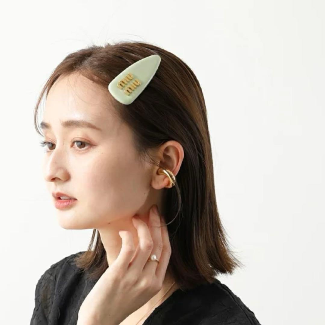 【完売品】miu miu ✨logo barrette✨<No.815>