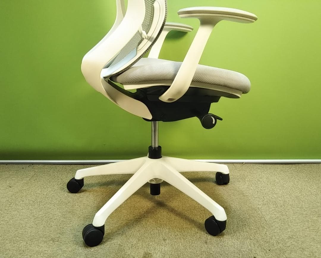 bm　オカムラ　シルフィーチェア　前傾機能　ハイバック　メッシュタイプ　中古