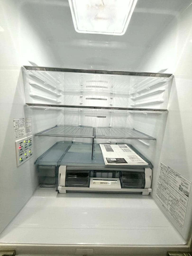 日立 大型冷蔵庫 ホワイト送料込みです。