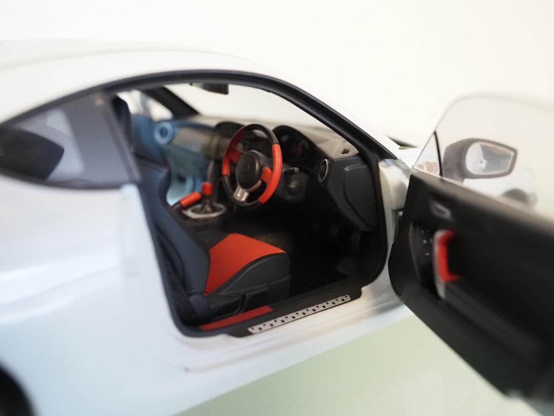 AUTOart 1/18 トヨタ 86 GTリミテッド（ホワイトパール）