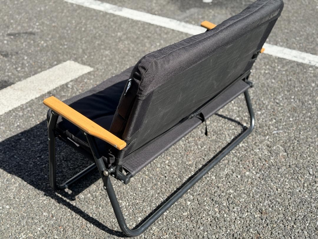 クッション付き2人掛けアウトドアベンチ