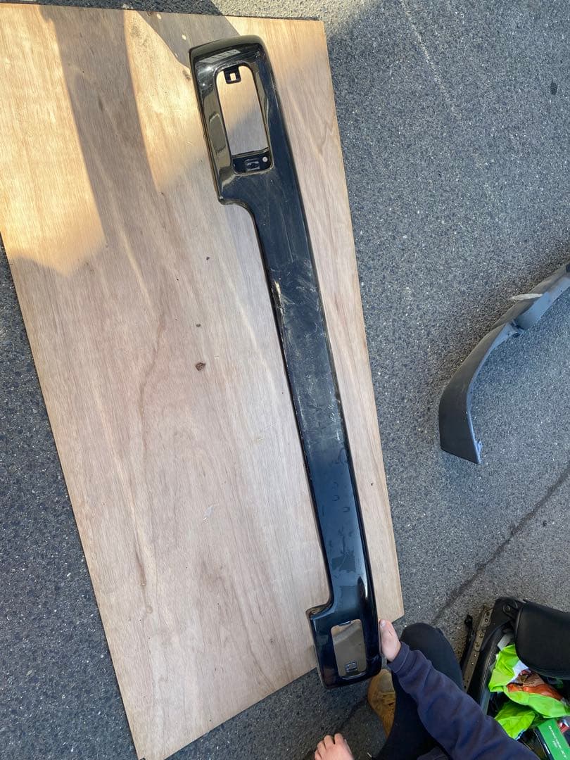 185ハイラックスサーフ フロントバンパー