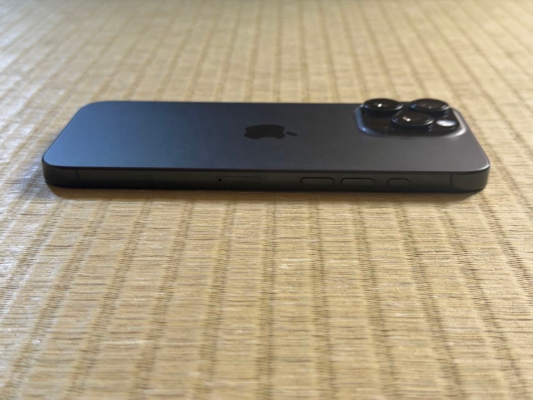 iPhone 16 pro max ブラックチタニウム 256GB SIMフリー