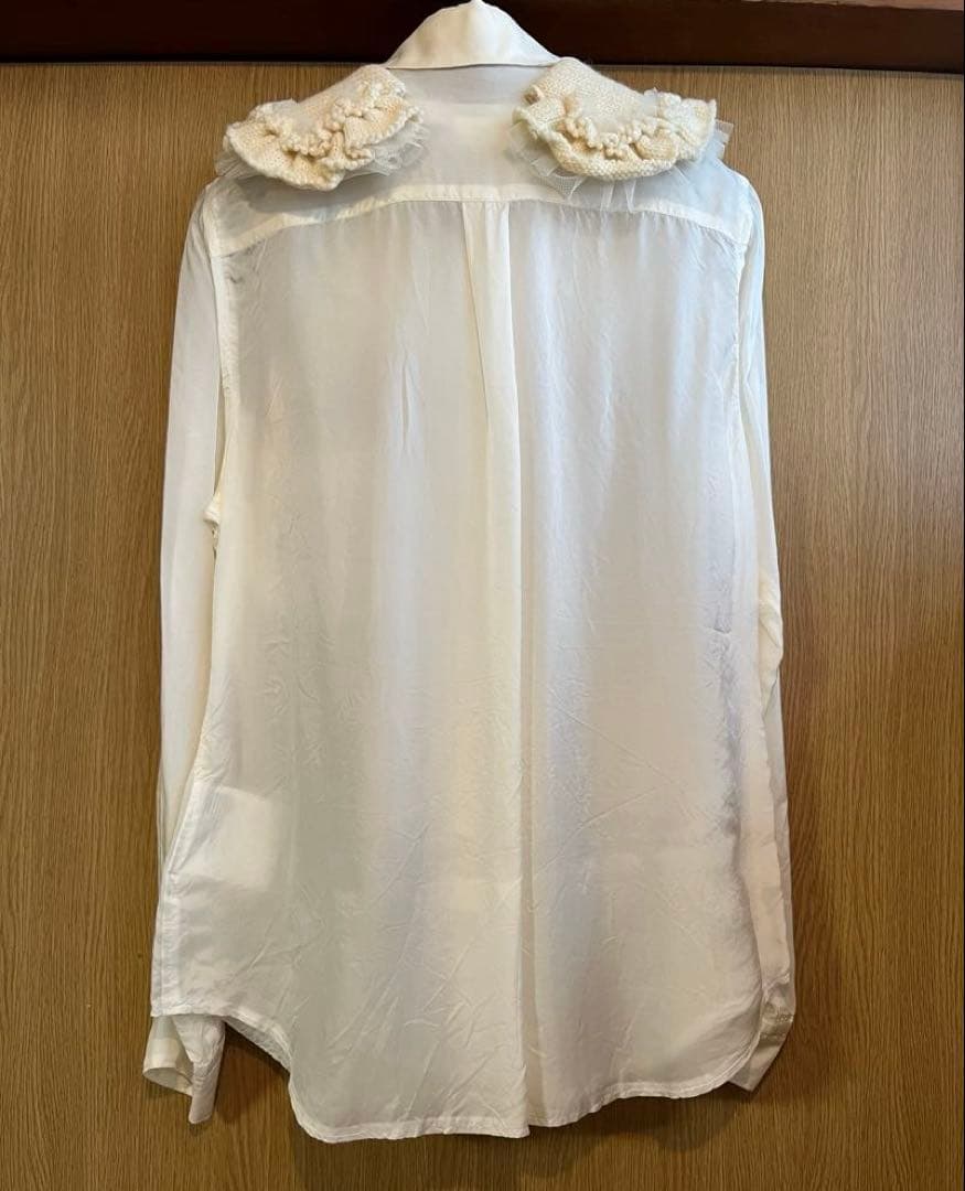 コムデギャルソン　ボリュームフリル襟ブラウス　aiko着用