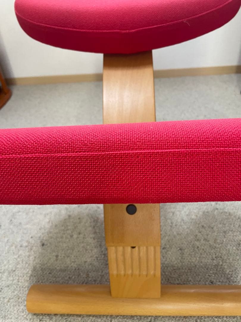 balans Easy 姿勢矯正チェア 赤　バランスイージーチェア