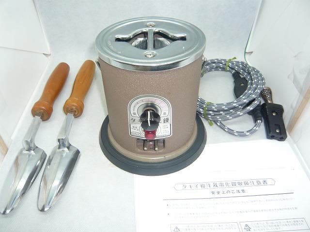 あずき美品　タキイ和裁電化鏝　ランプ付　和裁こて 和裁コテ　　鏝２本付