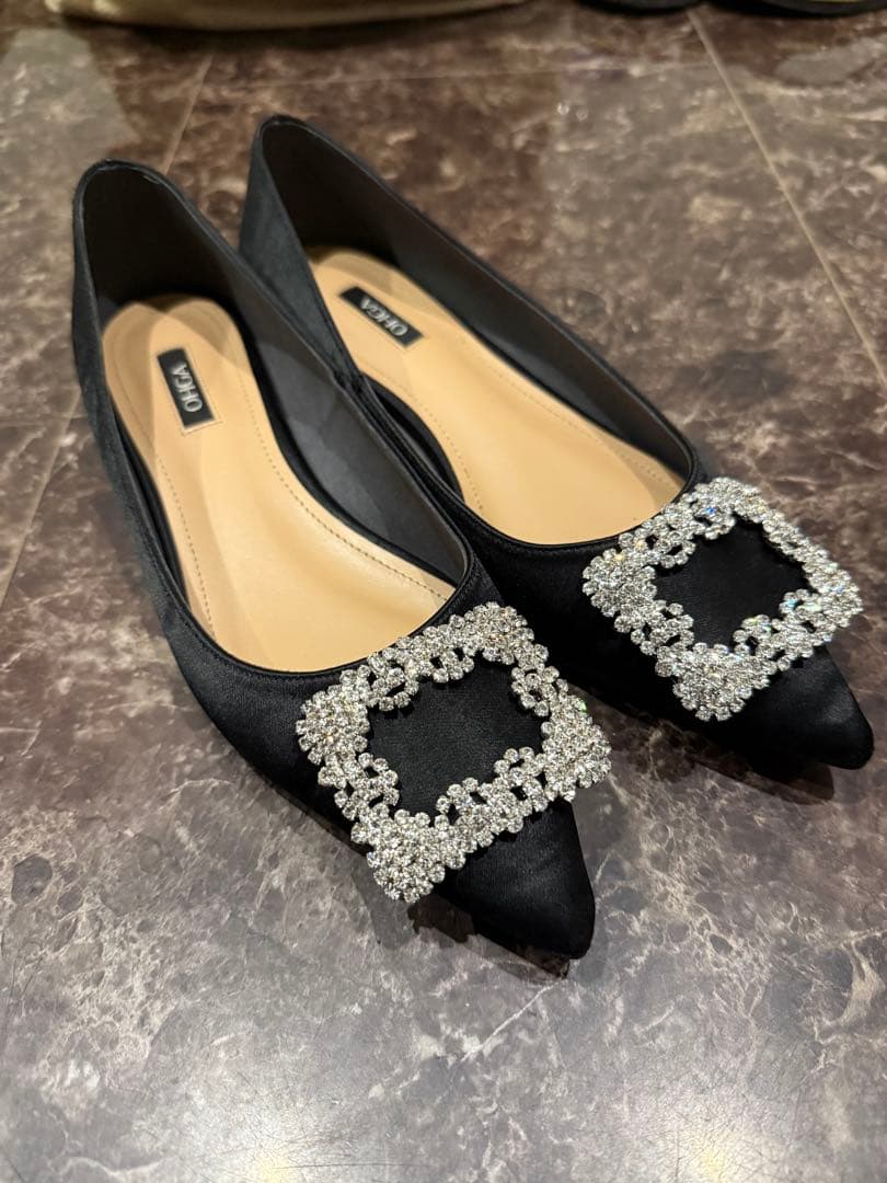 OHGA サテンビジュー パンプス 黒　24cm