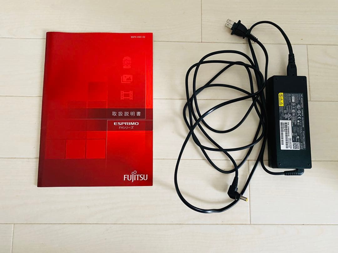 富士通　一体型パソコン　ESPRIMO FH53/S