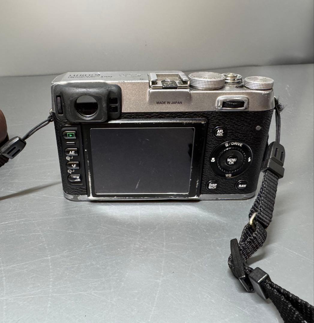 デジタルカメラ FUJIFILM Fine Pix X100