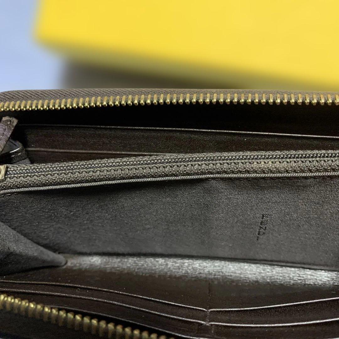 FENDI フェンディ　ラウンドファスナー　長財布