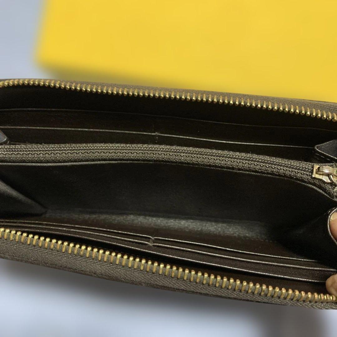 FENDI フェンディ　ラウンドファスナー　長財布