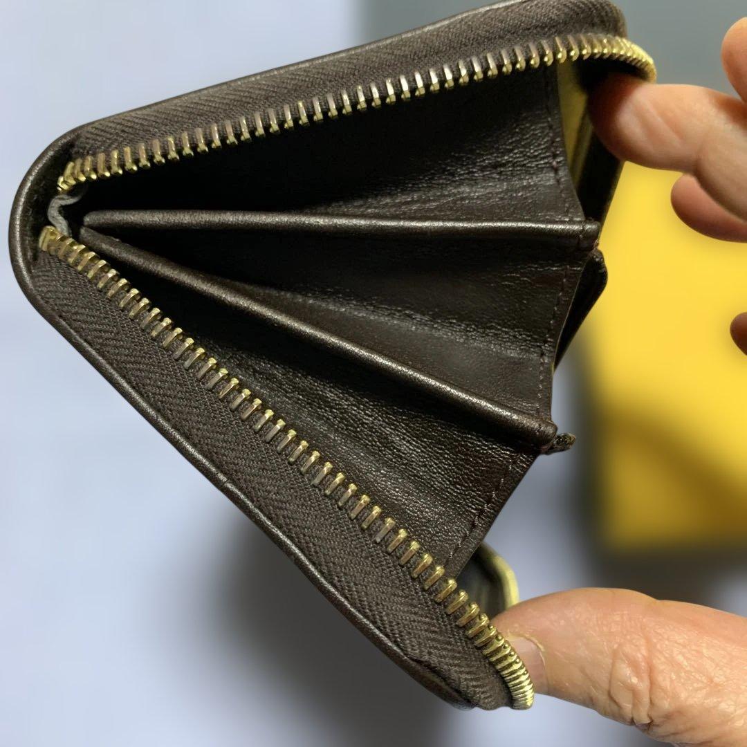 FENDI フェンディ　ラウンドファスナー　長財布