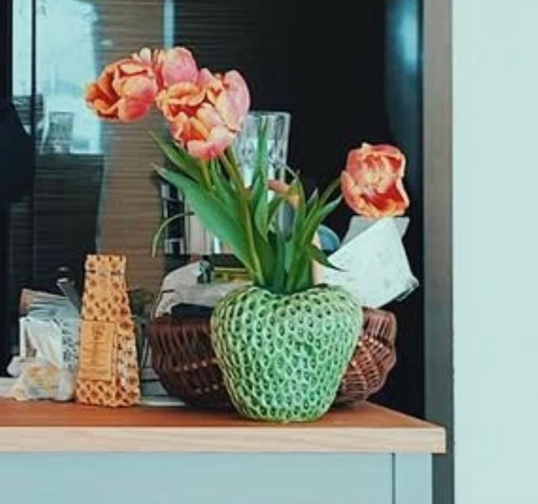 限定値下げ中‼️DESPOTSデスポッツストロベリー花瓶グリーンLフラワーベース