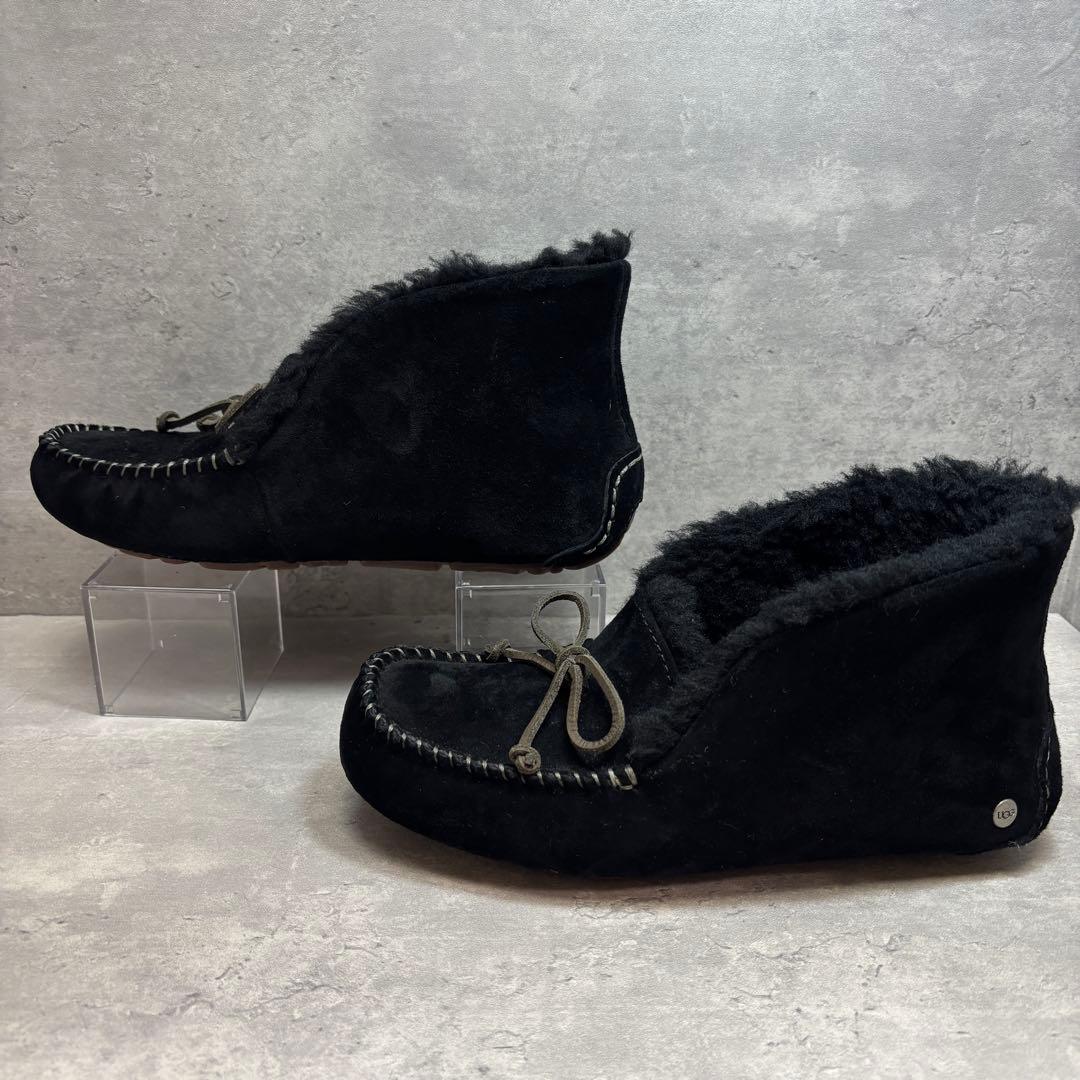 【美品】UGGアグ　ALENA アレーナ　ボアファーモカシン