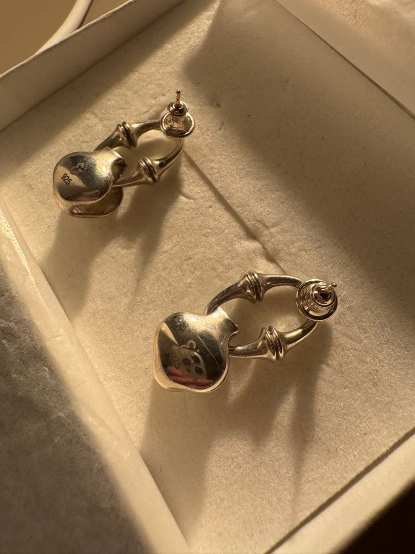 heres ヒヤーズ SPINAL DOUBLE PIERCE