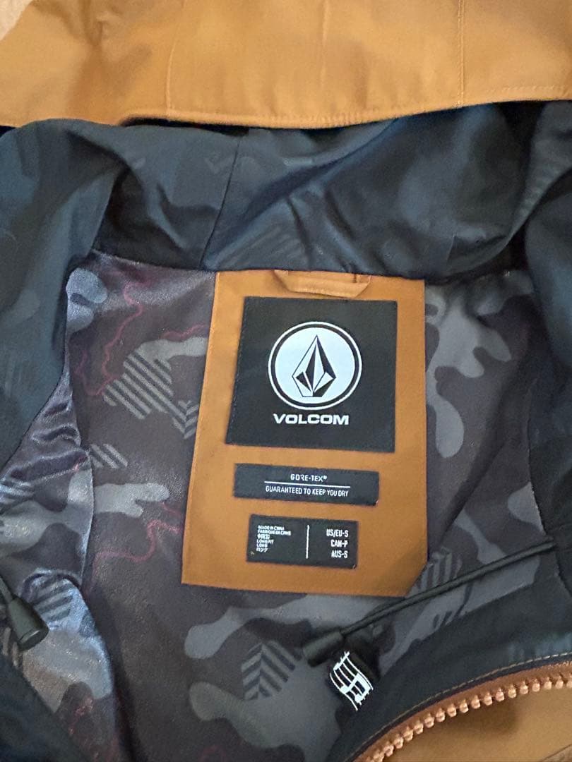 値下げ！　volcom gore-tex レディース　ジャケット　美品　Sサイズ