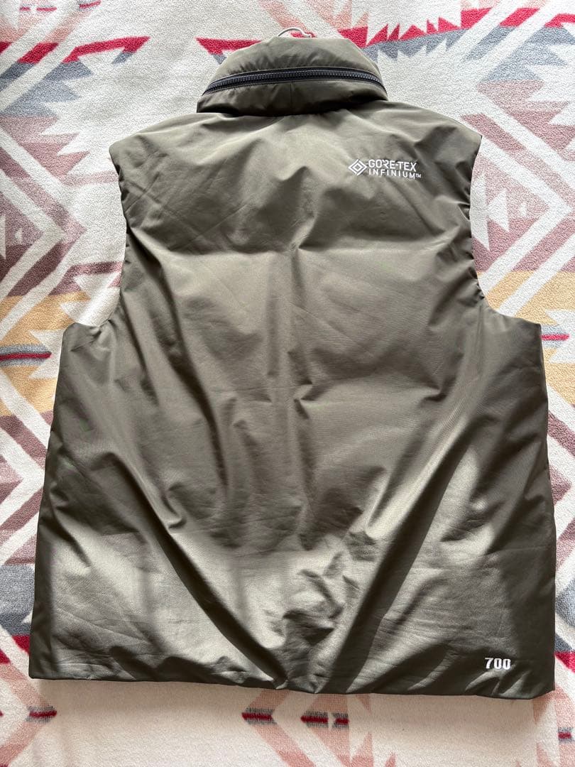 【+phenix / プラスフェニックス】別注 GORE-TEX ダウンベストM