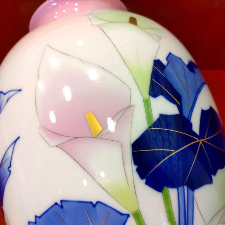 香蘭社　花瓶　花器　染錦金彩カラーリリー　瑠璃ピンクグリーンぼかし　希少品