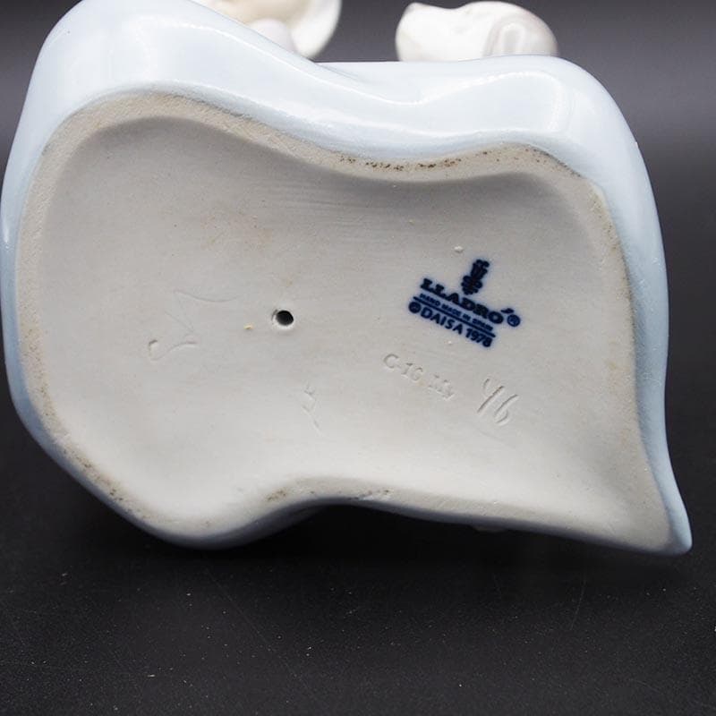 リヤドロ LLADRO 5032 少女と猫と犬 Little Friskies