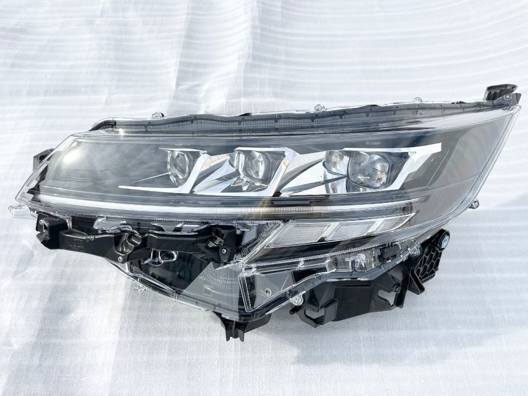 【FX500】トヨタ　ノア　純正　ZWR90W　ヘッドライト　左