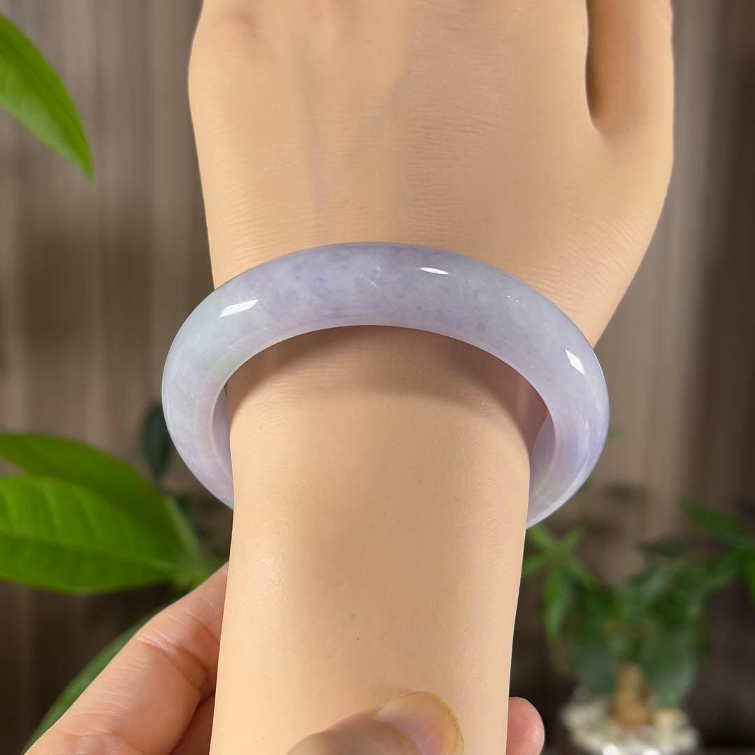 日本鑑別書付き・希少なラベンダーカラー54cmミャンマー産本翡翠バングル8241