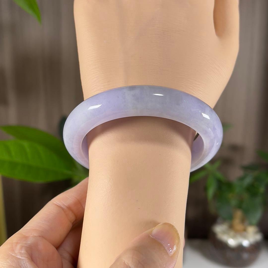 日本鑑別書付き・希少なラベンダーカラー54cmミャンマー産本翡翠バングル8241