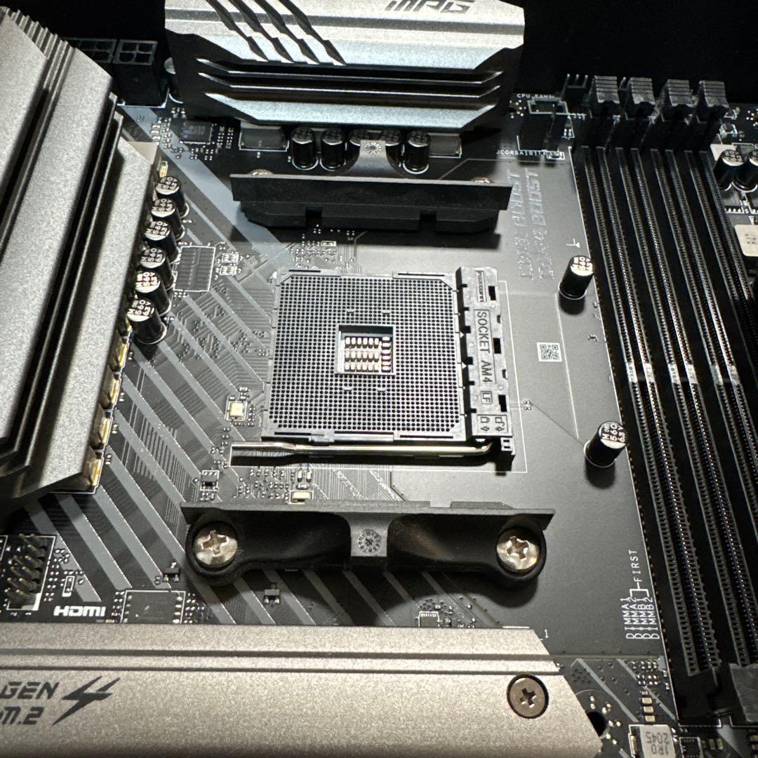 MSI B550 GAMING CARBON WIFI マザーボード