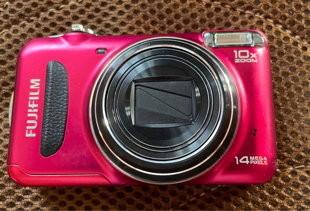 デジタルカメラ　フジフィルム　FINEPIX T300 レッド　動作確認済み