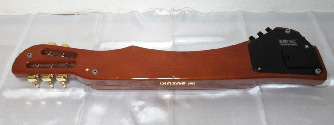 SUZUKI / スズキ　こはく　ソプラノ　電気大正琴　専用ケース付き