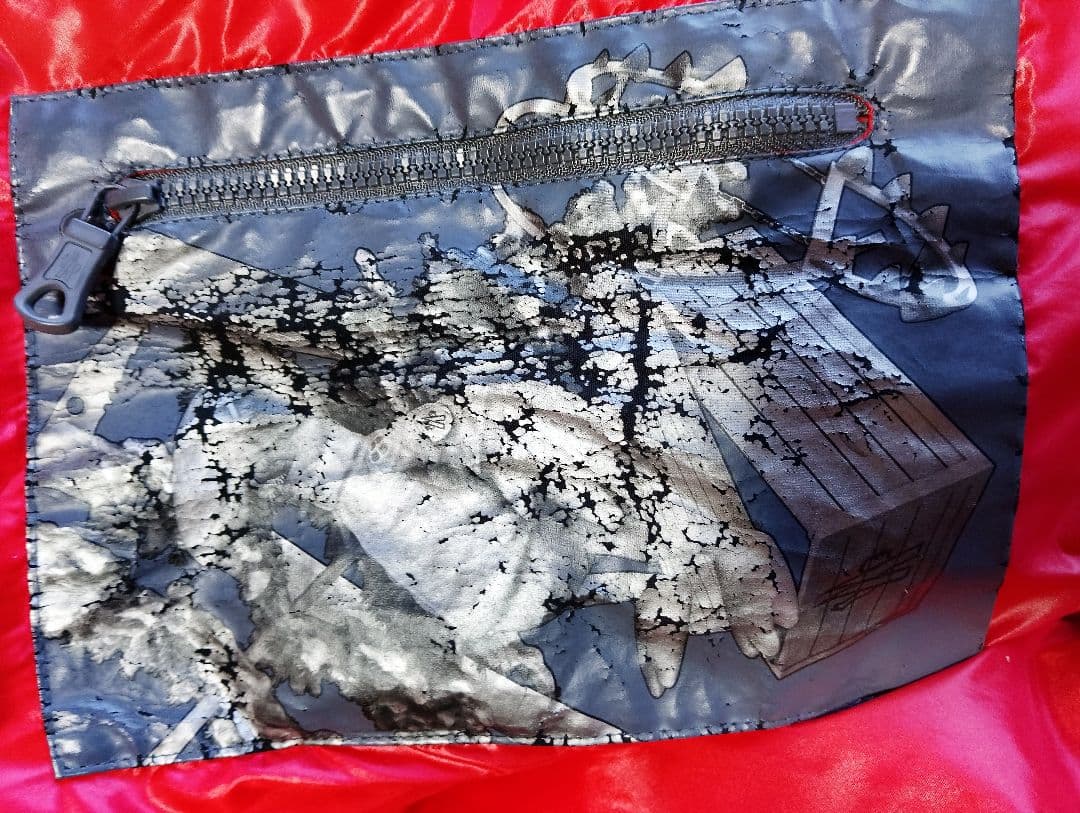 MONCLER カモフラージュ ダウンベスト