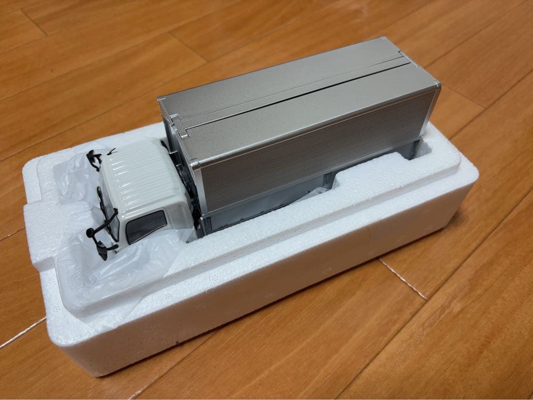 【Kazu】1/43 いすゞ　フォワード　ミニカー