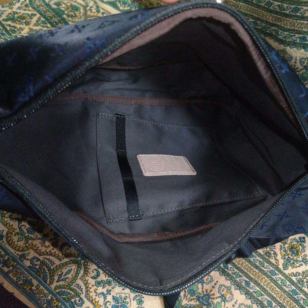 ろん　ラシット russet トラベルシリーズ ボディバッグ